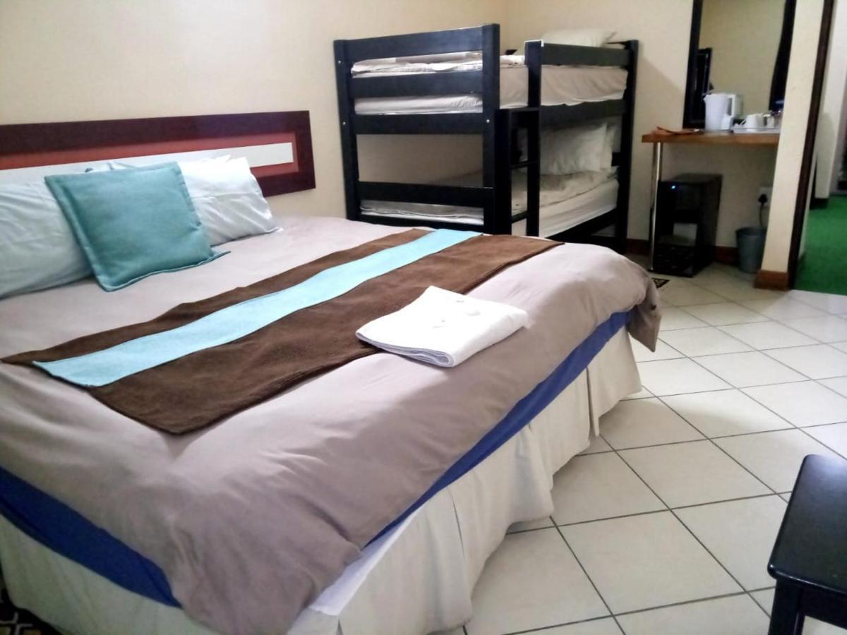 Rustenburg Guesthouse Luaran gambar