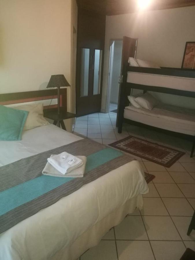 Rustenburg Guesthouse Luaran gambar